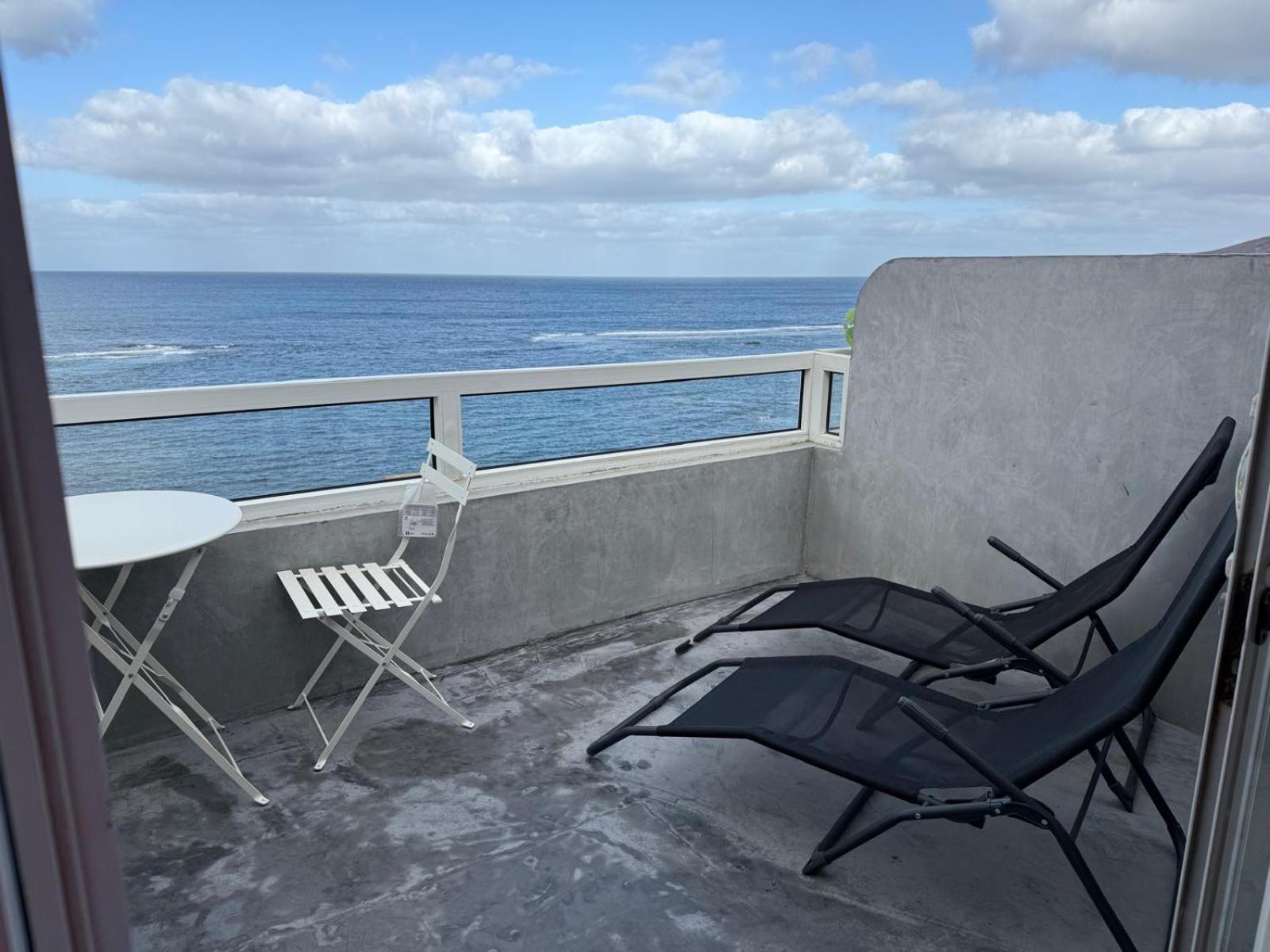 Beach Line Apartment Las Palmas de Gran Canaria Bagian luar foto